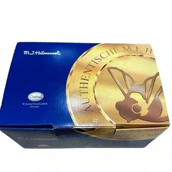 M.I. Hummel Kienstlerte The Cat’s Meow First Issue - Picture 11 of 16